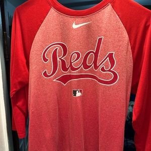 Reds 3/4 sleeve shirt